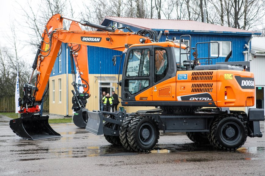 Les machines Doosan ont brillé lors des journées portes ouvertes organisées par le concessionnaire INTRAC, en Lituanie